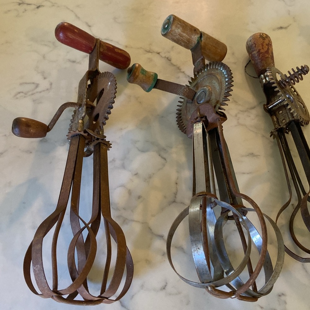 Vintage egg, beaters set